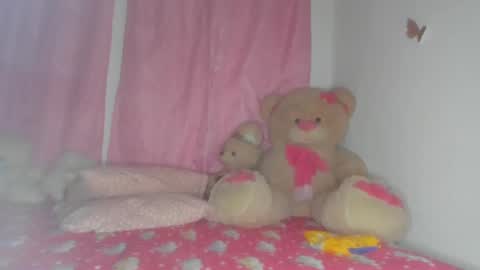 Snapshot of dannajeins chatting on September 29, 12:21 pm Danna Sofia jeins online show from September 29, 12:21 pm