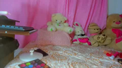 Snapshot of dannajeins chatting on October 7, 9:06 am Danna Sofia jeins online show from October 7, 9:06 am