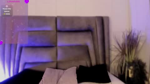 Danna online show from November 10, 7:02 pm