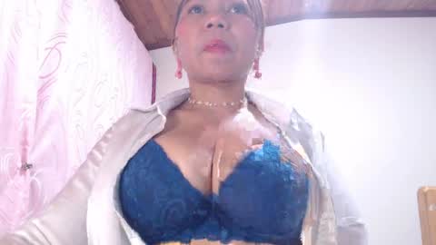 dannamomcerratt online show from April 14, 1:44 am