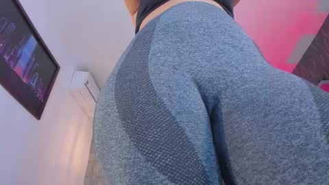 Snapshot of dannavelvet chatting on January 7, 12:07 pm Danna online show from January 7, 12:07 pm