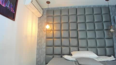 Snapshot of dannavelvet chatting on February 18, 12:34 pm Danna online show from February 18, 12:34 pm