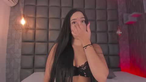 Snapshot of dannavelvet chatting on February 24, 12:03 pm Danna online show from February 24, 12:03 pm