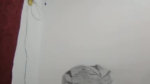 Snapshot of danni4_20 chatting on September 15, 5:40 am danni4_20 online show from September 15, 5:40 am