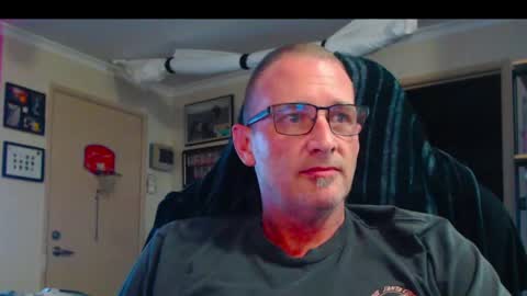 Snapshot of dannozdirekt chatting on May 11, 5:43 pm dannozdirekt online show from May 11, 5:43 pm