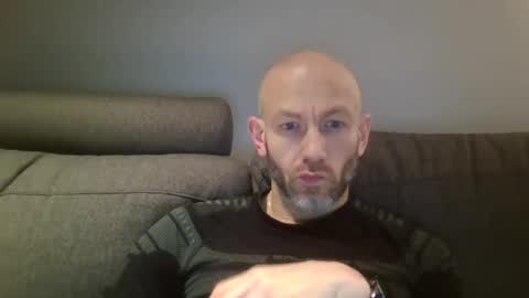 Snapshot of danny81boy chatting on December 8, 8:47 pm danny81boy online show from December 8, 8:47 pm