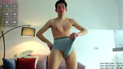 danny__magic online show from December 19, 1:07 pm