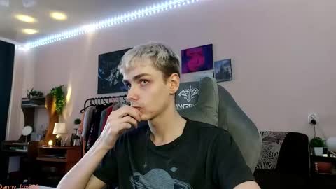 Daniel online show from November 22, 4:22 am