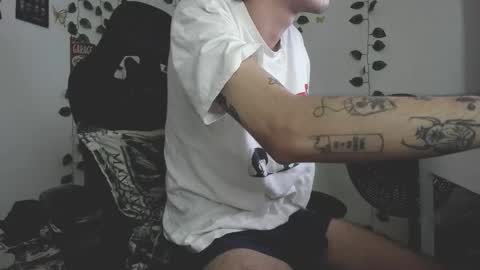 Snapshot of danny_phantom_09 chatting on January 12, 5:23 am danny_phantom_09 online show from January 12, 5:23 am