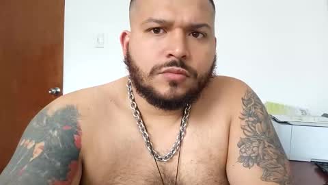 Snapshot of dannybearrr chatting on October 5, 7:12 pm Danny Bear online show from October 5, 7:12 pm