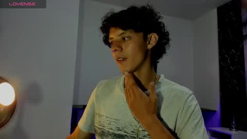 Snapshot of dante_browwn chatting on May 26, 11:28 am dante_browwn online show from May 26, 11:28 am