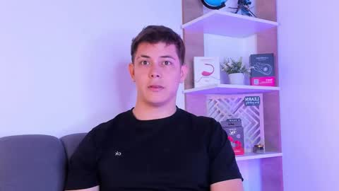 Snapshot of dante_seductor chatting on February 15, 9:11 pm Dante online show from February 15, 9:11 pm