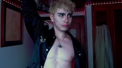 danteobscuro online show from December 5, 6:04 pm