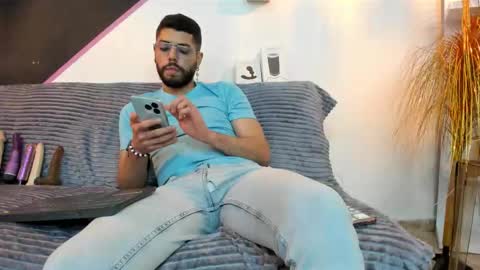 Snapshot of dantewinter_ chatting on March 2, 3:30 am Dante Winter online show from March 2, 3:30 am