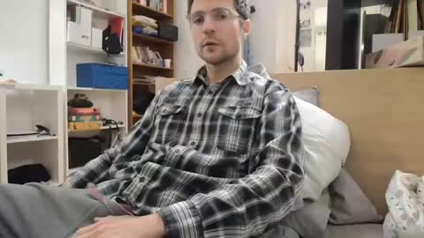 Snapshot of dantheman233 chatting on December 1, 11:36 pm Daniel online show from December 1, 11:36 pm