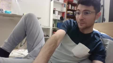 Snapshot of dantheman233 chatting on December 15, 6:15 pm Daniel online show from December 15, 6:15 pm