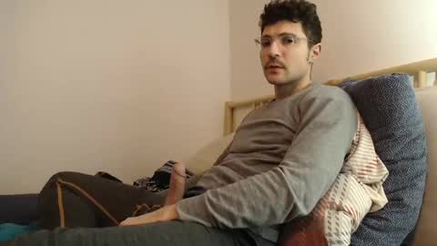 Snapshot of dantheman233 chatting on January 2, 8:02 pm Daniel online show from January 2, 8:02 pm