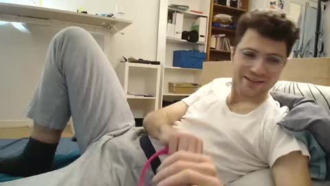 Snapshot of dantheman233 chatting on January 6, 3:40 pm Daniel online show from January 6, 3:40 pm