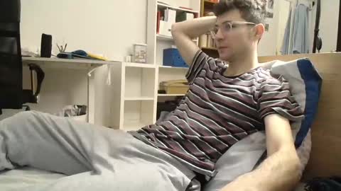 Snapshot of dantheman233 chatting on January 18, 10:28 am Daniel online show from January 18, 10:28 am