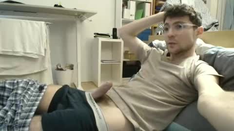 Snapshot of dantheman233 chatting on January 27, 2:13 pm Daniel online show from January 27, 2:13 pm