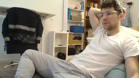 Snapshot of dantheman233 chatting on February 12, 2:21 pm Daniel online show from February 12, 2:21 pm