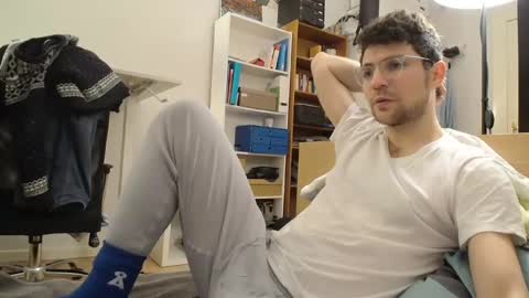 Snapshot of dantheman233 chatting on February 12, 8:40 pm Daniel online show from February 12, 8:40 pm