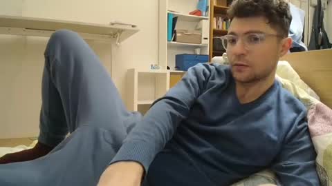 Snapshot of dantheman233 chatting on March 5, 8:32 pm Daniel online show from March 5, 8:32 pm