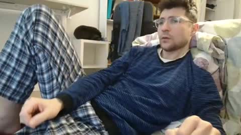 Snapshot of dantheman233 chatting on March 8, 8:33 am Daniel online show from March 8, 8:33 am