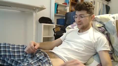 Snapshot of dantheman233 chatting on March 8, 11:48 am Daniel online show from March 8, 11:48 am