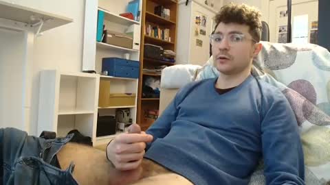 Snapshot of dantheman233 chatting on March 10, 11:53 am Daniel online show from March 10, 11:53 am