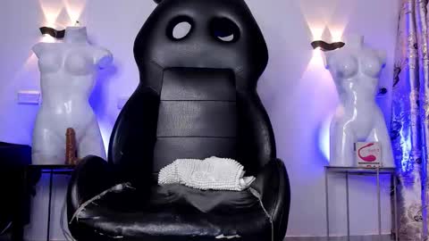 Snapshot of dany_ray20 chatting on February 25, 1:43 pm dany_ray20 online show from February 25, 1:43 pm