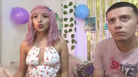 Snapshot of danyanddesire chatting on April 21, 3:35 am danyanddesire online show from April 21, 3:35 am
