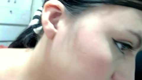 Snapshot of daphne877046 chatting on June 12, 1:15 am daphne877046 online show from June 12, 1:15 am