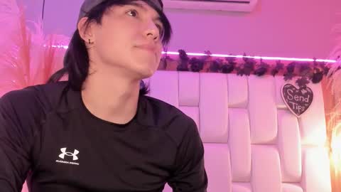 daphne_and_roger online show from March 19, 11:14 am