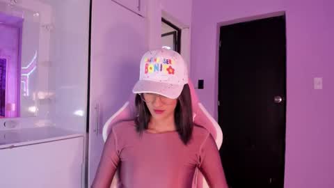 Daphne online show from November 10, 3:05 am