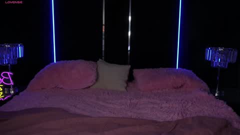 Agatha  online show from December 4, 9:02 pm