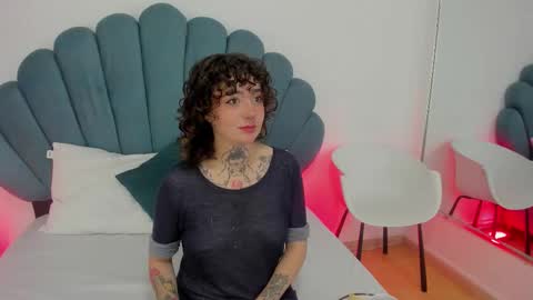 DaphneBlunt online show from October 26, 1:39 pm