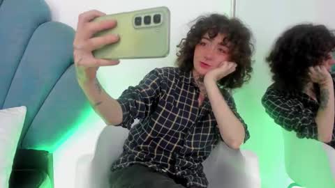 DaphneBlunt online show from October 28, 1:36 pm