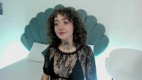 DaphneBlunt online show from November 6, 1:45 pm