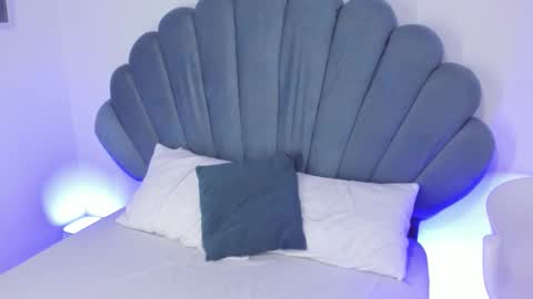 DaphneBlunt online show from November 26, 1:45 pm