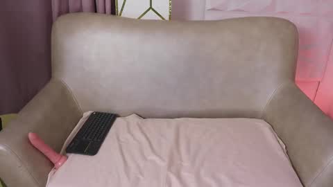 Snapshot of daphneglas chatting on February 12, 8:07 pm Daphne online show from February 12, 8:07 pm