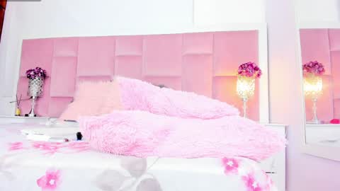 Snapshot of daphnelloyd chatting on January 16, 11:27 pm Daphne online show from January 16, 11:27 pm