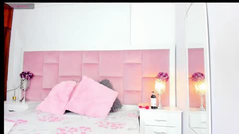 Snapshot of daphnelloyd chatting on January 28, 7:42 pm Daphne online show from January 28, 7:42 pm