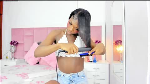 Snapshot of daphnelloyd chatting on January 29, 7:53 pm Daphne online show from January 29, 7:53 pm