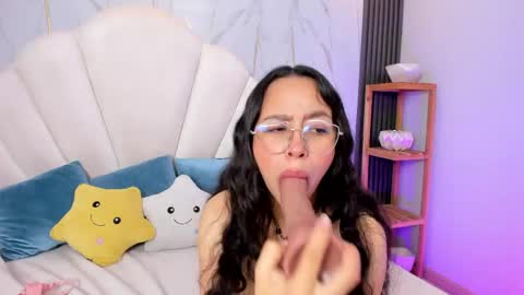 Snapshot of daphnevalucci chatting on April 14, 5:02 am daphnevalucci online show from April 14, 5:02 am