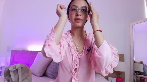 Snapshot of daphnevalucci chatting on April 27, 8:07 pm daphnevalucci online show from April 27, 8:07 pm