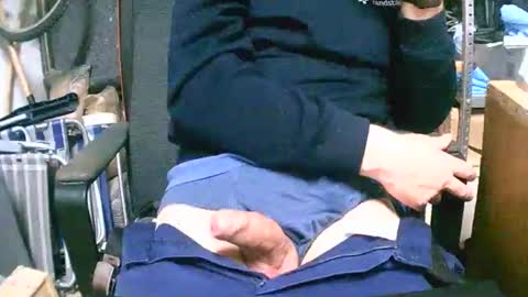 Snapshot of dar12173 chatting on April 11, 8:40 am dar12173 online show from April 11, 8:40 am