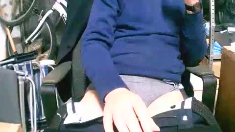 Snapshot of dar12173 chatting on April 15, 8:43 am dar12173 online show from April 15, 8:43 am