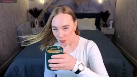 Snapshot of daralex_ chatting on February 27, 9:42 am Daralex online show from February 27, 9:42 am