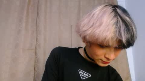 DARA online show from April 28, 2:27 am